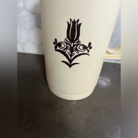 Rare 1970s-80s juice pitcher light brown plastic Crownware - Picture 3 of 4